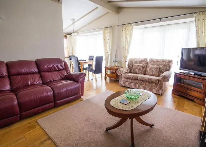 Luxury 5 Berth Lodge At Manor Park With Huge Decking In Hunstanton Ref 23198K