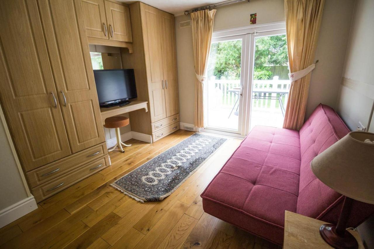 Luxury 5 Berth At Manor Park With Huge Decking In Ref 23198k * Hunstanton